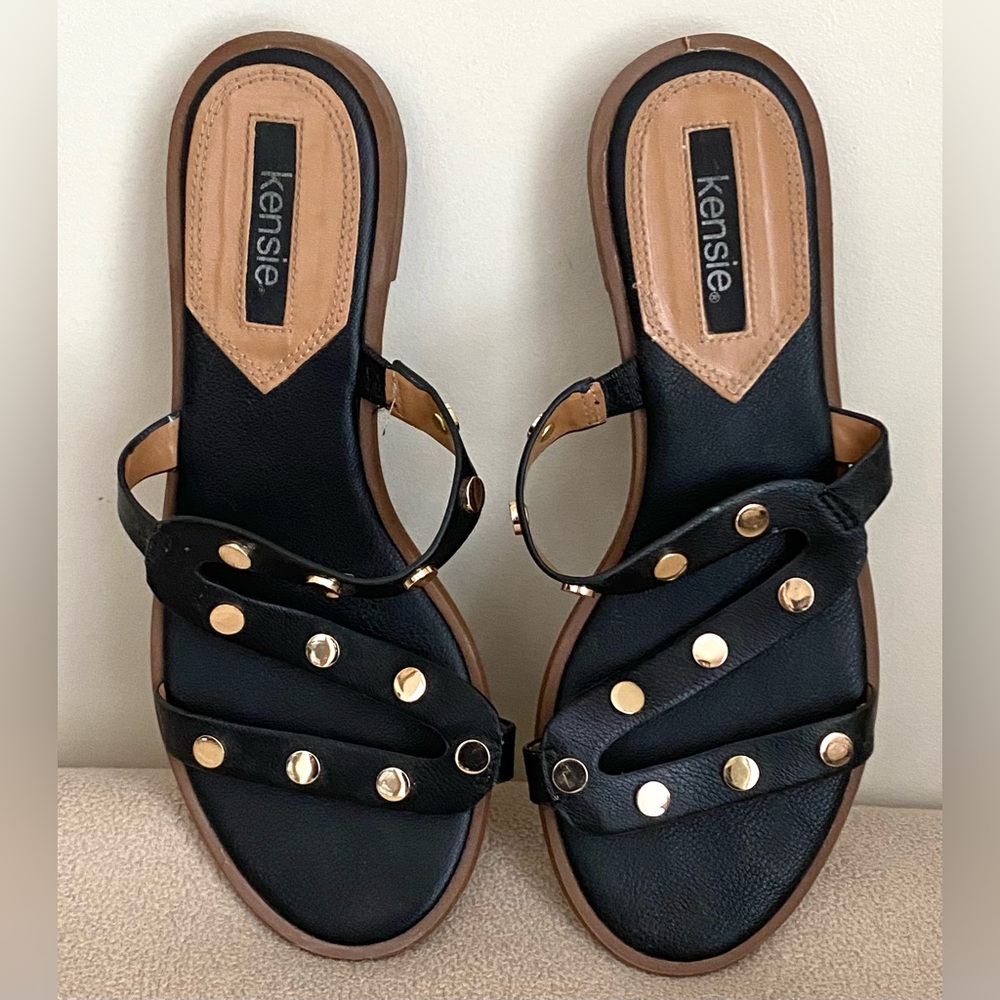 Kensie Mimosa Black Gold Studded Accent 6M Edgy Chic Casual Glam Trendy Sandals